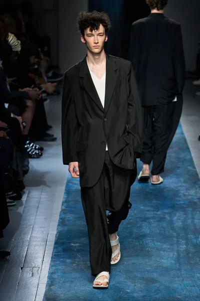 Look 38